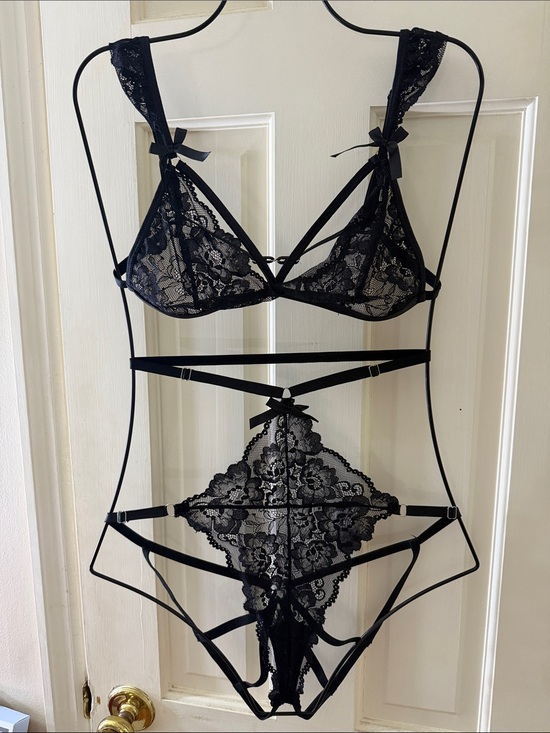 VENUS Other - VENUS Black Lace Strappy Bralette with matching Open Back Panty